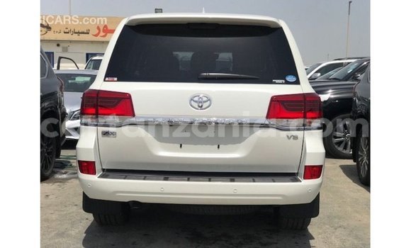Buy Import Toyota Land Cruiser White Car in Import - Dubai in Arusha Buy Import Toyota Land Cruiser White Car in Import - Dubai in Arusha