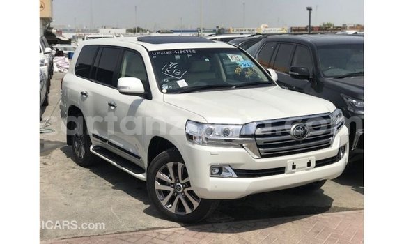 Buy Import Toyota Land Cruiser White Car in Import - Dubai in Arusha Buy Import Toyota Land Cruiser White Car in Import - Dubai in Arusha