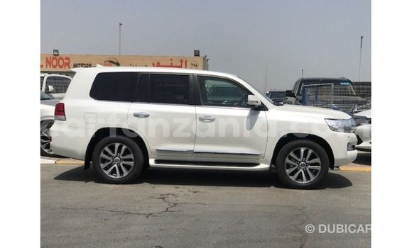 Buy Import Toyota Land Cruiser White Car in Import - Dubai in Arusha Buy Import Toyota Land Cruiser White Car in Import - Dubai in Arusha
