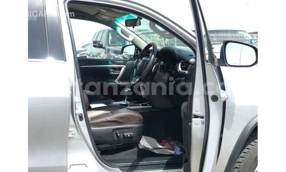 Nunua Imported Toyota Fortuner Nyingine Gari ndani ya Import - Dubai nchini Arusha Nunua Imported Toyota Fortuner Nyingine Gari ndani ya Import - Dubai nchini Arusha
