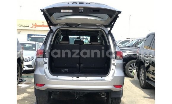 Nunua Imported Toyota Fortuner Nyingine Gari ndani ya Import - Dubai nchini Arusha Nunua Imported Toyota Fortuner Nyingine Gari ndani ya Import - Dubai nchini Arusha