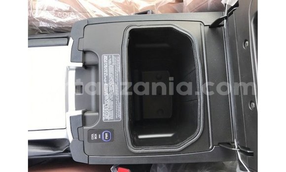 Nunua Imported Toyota Land Cruiser Nyeusi Gari ndani ya Import - Dubai nchini Arusha Nunua Imported Toyota Land Cruiser Nyeusi Gari ndani ya Import - Dubai nchini Arusha