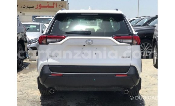 Nunua Imported Toyota 4Runner Nyeupe Gari ndani ya Import - Dubai nchini Arusha Nunua Imported Toyota 4Runner Nyeupe Gari ndani ya Import - Dubai nchini Arusha