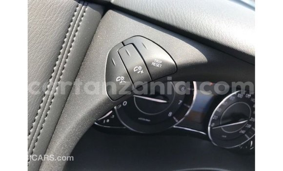 Nunua Imported Nissan Patrol Bluu Gari ndani ya Import - Dubai nchini Arusha Nunua Imported Nissan Patrol Bluu Gari ndani ya Import - Dubai nchini Arusha