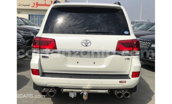 Buy Import Toyota Land Cruiser White Car in Import - Dubai in Arusha Buy Import Toyota Land Cruiser White Car in Import - Dubai in Arusha