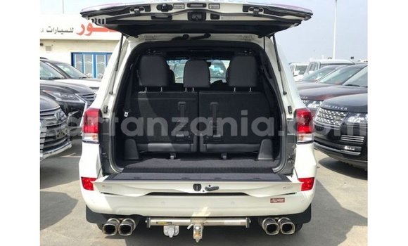 Buy Import Toyota Land Cruiser White Car in Import - Dubai in Arusha Buy Import Toyota Land Cruiser White Car in Import - Dubai in Arusha