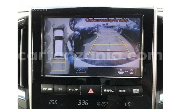 Buy Import Toyota Land Cruiser White Car in Import - Dubai in Arusha Buy Import Toyota Land Cruiser White Car in Import - Dubai in Arusha