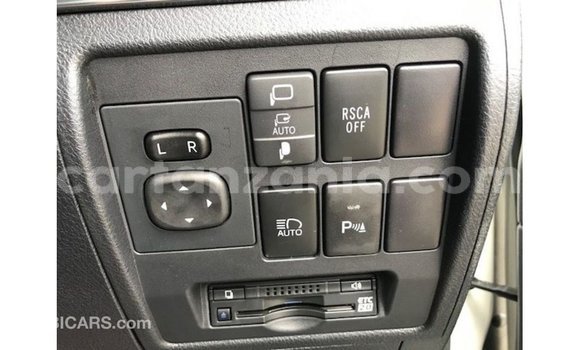 Buy Import Toyota Land Cruiser White Car in Import - Dubai in Arusha Buy Import Toyota Land Cruiser White Car in Import - Dubai in Arusha