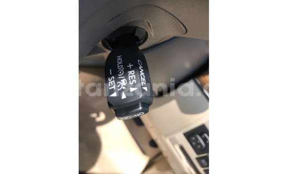 Nunua Imported Toyota Land Cruiser Nyeupe Gari ndani ya Import - Dubai nchini Arusha Nunua Imported Toyota Land Cruiser Nyeupe Gari ndani ya Import - Dubai nchini Arusha