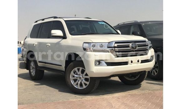 Buy Import Toyota Land Cruiser White Car in Import - Dubai in Arusha Buy Import Toyota Land Cruiser White Car in Import - Dubai in Arusha