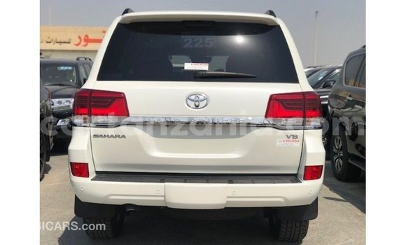 Buy Import Toyota Land Cruiser White Car in Import - Dubai in Arusha Buy Import Toyota Land Cruiser White Car in Import - Dubai in Arusha