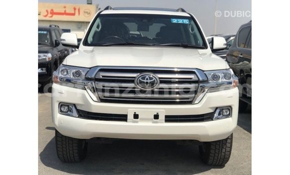 Buy Import Toyota Land Cruiser White Car in Import - Dubai in Arusha Buy Import Toyota Land Cruiser White Car in Import - Dubai in Arusha
