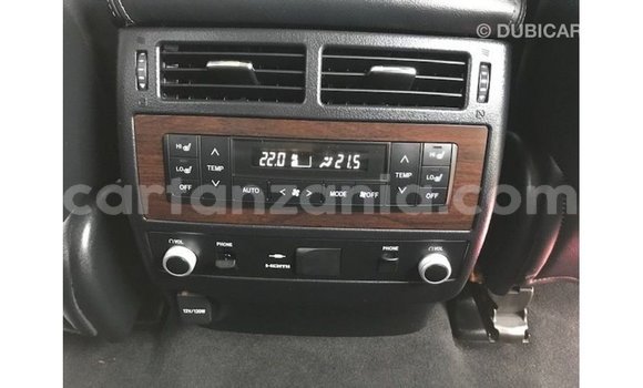 Buy Import Toyota Land Cruiser White Car in Import - Dubai in Arusha Buy Import Toyota Land Cruiser White Car in Import - Dubai in Arusha