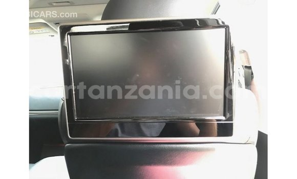 Buy Import Toyota Land Cruiser White Car in Import - Dubai in Arusha Buy Import Toyota Land Cruiser White Car in Import - Dubai in Arusha