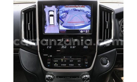 Buy Import Toyota Land Cruiser White Car in Import - Dubai in Arusha Buy Import Toyota Land Cruiser White Car in Import - Dubai in Arusha
