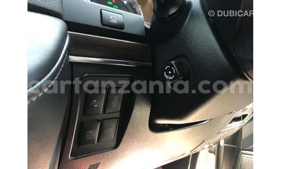 Buy Import Toyota Land Cruiser White Car in Import - Dubai in Arusha Buy Import Toyota Land Cruiser White Car in Import - Dubai in Arusha
