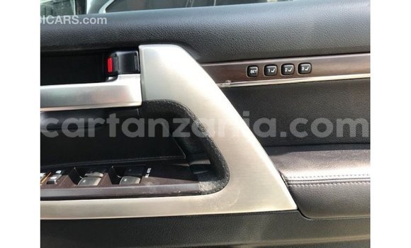 Buy Import Toyota Land Cruiser White Car in Import - Dubai in Arusha Buy Import Toyota Land Cruiser White Car in Import - Dubai in Arusha