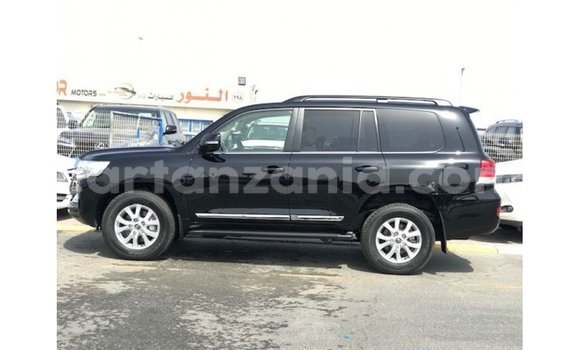 Buy Import Toyota Land Cruiser Black Car in Import - Dubai in Arusha Buy Import Toyota Land Cruiser Black Car in Import - Dubai in Arusha