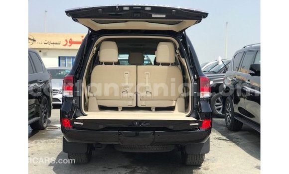 Buy Import Toyota Land Cruiser Black Car in Import - Dubai in Arusha Buy Import Toyota Land Cruiser Black Car in Import - Dubai in Arusha