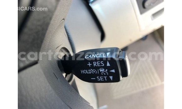 Nunua Imported Toyota Land Cruiser Nyeupe Gari ndani ya Import - Dubai nchini Arusha Nunua Imported Toyota Land Cruiser Nyeupe Gari ndani ya Import - Dubai nchini Arusha