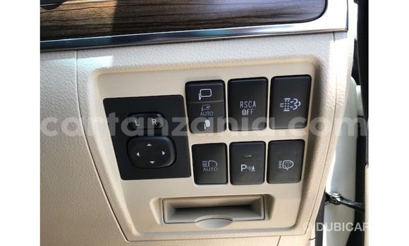 Nunua Imported Toyota Land Cruiser Nyeupe Gari ndani ya Import - Dubai nchini Arusha Nunua Imported Toyota Land Cruiser Nyeupe Gari ndani ya Import - Dubai nchini Arusha