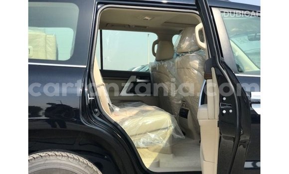 Nunua Imported Toyota Land Cruiser Nyeusi Gari ndani ya Import - Dubai nchini Arusha Nunua Imported Toyota Land Cruiser Nyeusi Gari ndani ya Import - Dubai nchini Arusha