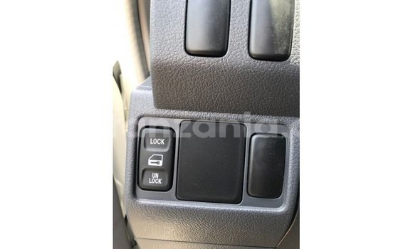 Nunua Imported Toyota Land Cruiser Nyeupe Gari ndani ya Import - Dubai nchini Arusha Nunua Imported Toyota Land Cruiser Nyeupe Gari ndani ya Import - Dubai nchini Arusha