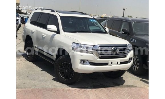 Nunua Imported Toyota Land Cruiser Nyeupe Gari ndani ya Import - Dubai nchini Arusha Nunua Imported Toyota Land Cruiser Nyeupe Gari ndani ya Import - Dubai nchini Arusha