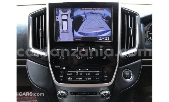 Nunua Imported Toyota Land Cruiser Nyeupe Gari ndani ya Import - Dubai nchini Arusha Nunua Imported Toyota Land Cruiser Nyeupe Gari ndani ya Import - Dubai nchini Arusha