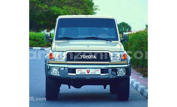 Buy Import Toyota Land Cruiser Beige Car in Import - Dubai in Arusha Buy Import Toyota Land Cruiser Beige Car in Import - Dubai in Arusha