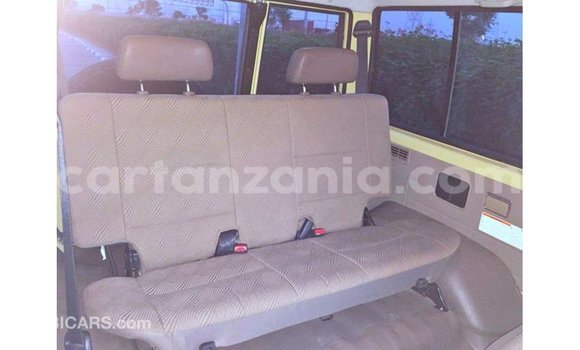 Buy Import Toyota Land Cruiser Beige Car in Import - Dubai in Arusha Buy Import Toyota Land Cruiser Beige Car in Import - Dubai in Arusha