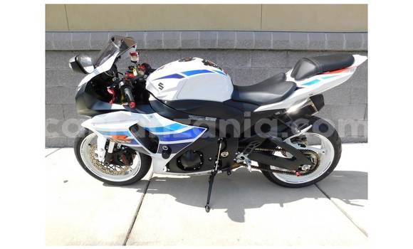 Buy Used Suzuki GSXR White Bike in Bagamoyo in Pwani