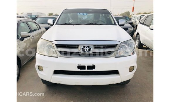 Buy Import Toyota Fortuner White Car in Import - Dubai in Arusha Buy Import Toyota Fortuner White Car in Import - Dubai in Arusha