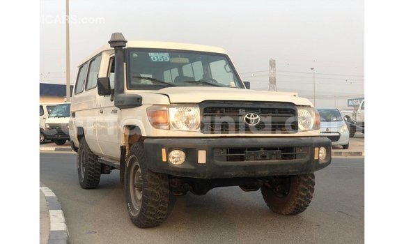 Buy Import Toyota Land Cruiser White Car in Import - Dubai in Arusha Buy Import Toyota Land Cruiser White Car in Import - Dubai in Arusha