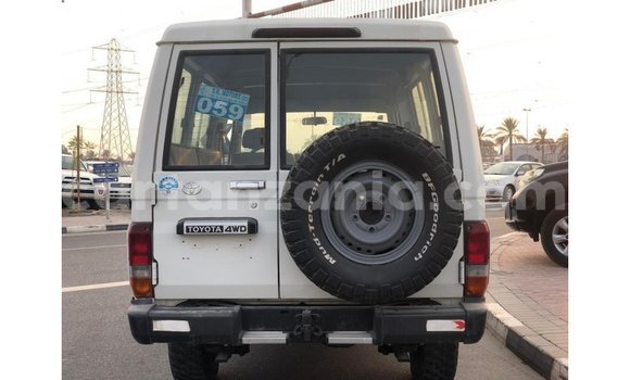 Buy Import Toyota Land Cruiser White Car in Import - Dubai in Arusha Buy Import Toyota Land Cruiser White Car in Import - Dubai in Arusha