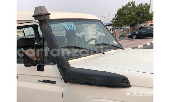 Buy Import Toyota Land Cruiser White Car in Import - Dubai in Arusha Buy Import Toyota Land Cruiser White Car in Import - Dubai in Arusha