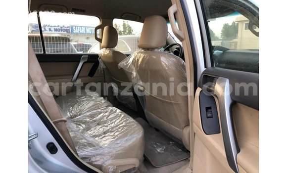 Nunua Imported Toyota Prado Nyingine Gari ndani ya Import - Dubai nchini Arusha Nunua Imported Toyota Prado Nyingine Gari ndani ya Import - Dubai nchini Arusha