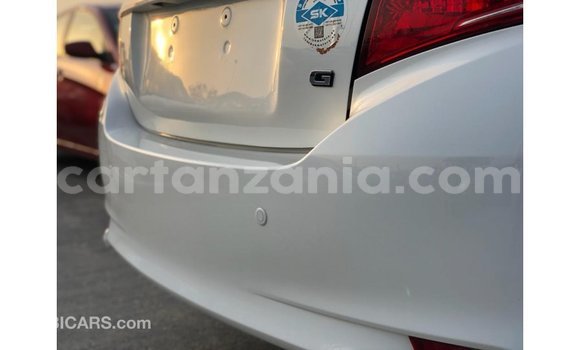 Nunua Imported Toyota Yaris Nyeupe Gari ndani ya Import - Dubai nchini Arusha Nunua Imported Toyota Yaris Nyeupe Gari ndani ya Import - Dubai nchini Arusha