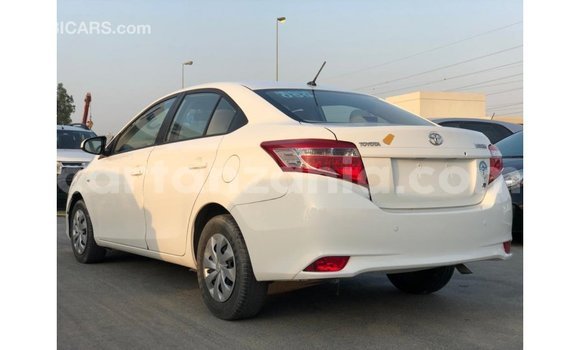 Nunua Imported Toyota Yaris Nyeupe Gari ndani ya Import - Dubai nchini Arusha Nunua Imported Toyota Yaris Nyeupe Gari ndani ya Import - Dubai nchini Arusha