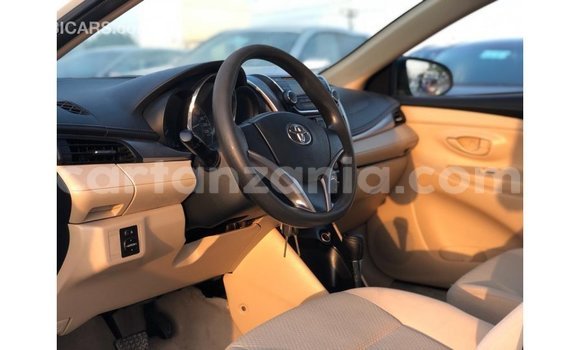 Nunua Imported Toyota Yaris Nyeupe Gari ndani ya Import - Dubai nchini Arusha Nunua Imported Toyota Yaris Nyeupe Gari ndani ya Import - Dubai nchini Arusha