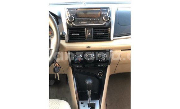 Nunua Imported Toyota Yaris Nyeupe Gari ndani ya Import - Dubai nchini Arusha Nunua Imported Toyota Yaris Nyeupe Gari ndani ya Import - Dubai nchini Arusha