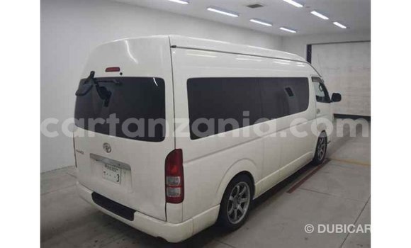 Nunua Imported Toyota Hiace Nyeupe Gari ndani ya Import - Dubai nchini Arusha Nunua Imported Toyota Hiace Nyeupe Gari ndani ya Import - Dubai nchini Arusha