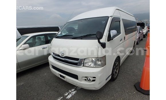 Nunua Imported Toyota Hiace Nyeupe Gari ndani ya Import - Dubai nchini Arusha Nunua Imported Toyota Hiace Nyeupe Gari ndani ya Import - Dubai nchini Arusha