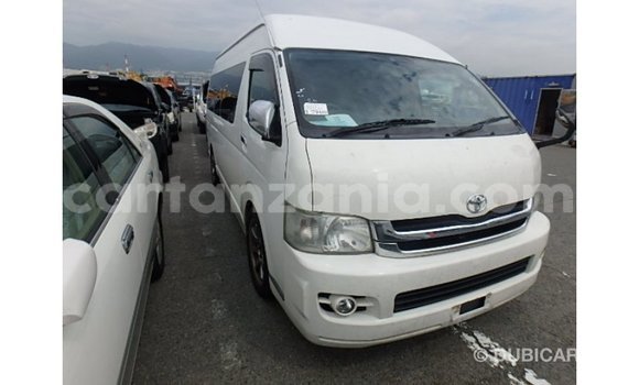 Nunua Imported Toyota Hiace Nyeupe Gari ndani ya Import - Dubai nchini Arusha Nunua Imported Toyota Hiace Nyeupe Gari ndani ya Import - Dubai nchini Arusha