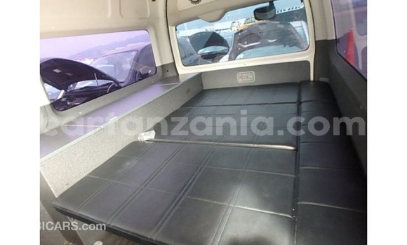 Nunua Imported Toyota Hiace Nyeupe Gari ndani ya Import - Dubai nchini Arusha Nunua Imported Toyota Hiace Nyeupe Gari ndani ya Import - Dubai nchini Arusha