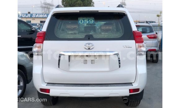 Nunua Imported Toyota Prado Nyeupe Gari ndani ya Import - Dubai nchini Arusha Nunua Imported Toyota Prado Nyeupe Gari ndani ya Import - Dubai nchini Arusha