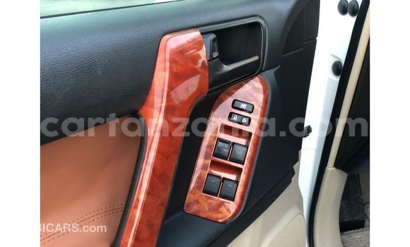 Nunua Imported Toyota Prado Nyeupe Gari ndani ya Import - Dubai nchini Arusha Nunua Imported Toyota Prado Nyeupe Gari ndani ya Import - Dubai nchini Arusha