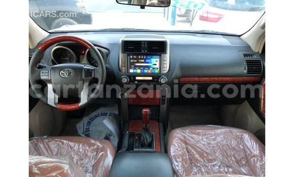Nunua Imported Toyota Prado Nyeupe Gari ndani ya Import - Dubai nchini Arusha Nunua Imported Toyota Prado Nyeupe Gari ndani ya Import - Dubai nchini Arusha