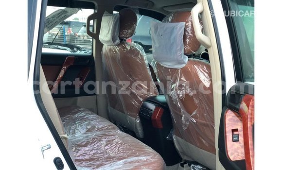 Nunua Imported Toyota Prado Nyeupe Gari ndani ya Import - Dubai nchini Arusha Nunua Imported Toyota Prado Nyeupe Gari ndani ya Import - Dubai nchini Arusha