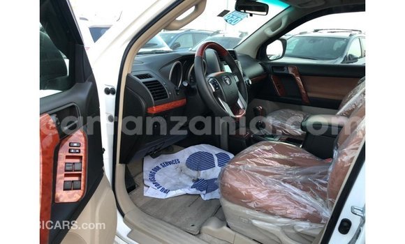 Nunua Imported Toyota Prado Nyeupe Gari ndani ya Import - Dubai nchini Arusha Nunua Imported Toyota Prado Nyeupe Gari ndani ya Import - Dubai nchini Arusha